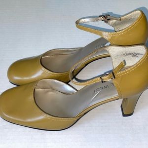 Nine West Mustard Or Tan High Heels Ankle Strap 3.25" Pumps Women's Size 7.5
